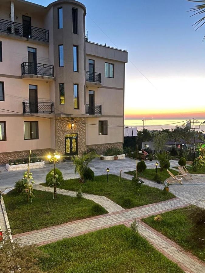 Green Yard Hotel Μπατούμι Εξωτερικό φωτογραφία